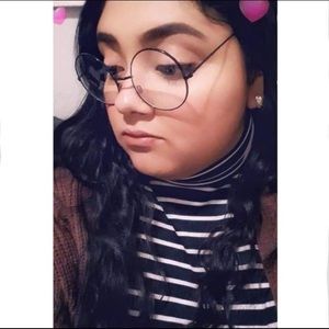 Meet your Posher, Deborah